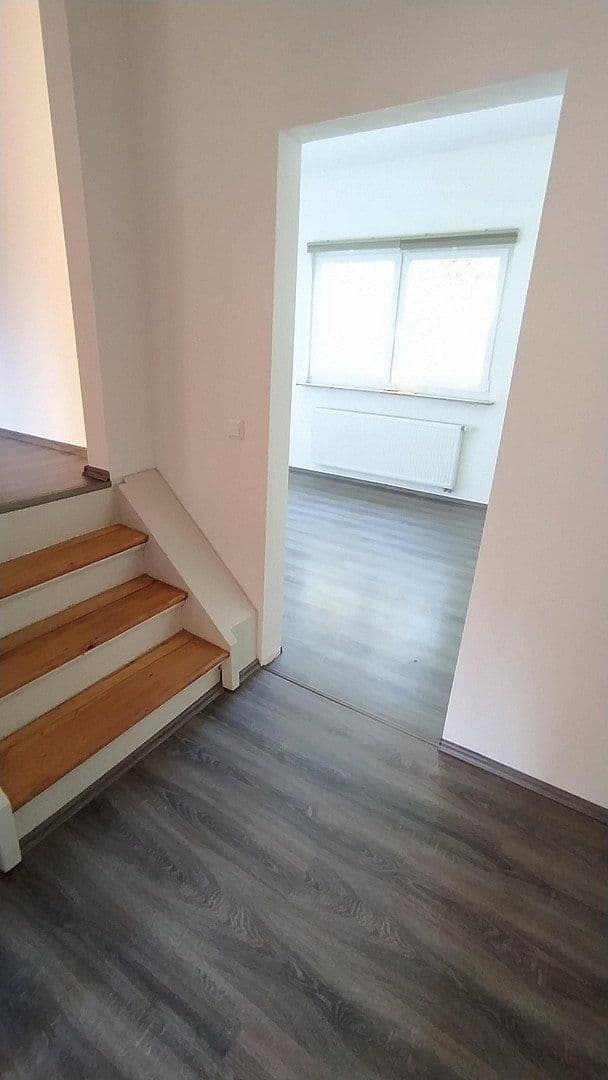 Prodej domu 340 m², pozemek 680 m², Solingen, Severní Porýní-Vestfálsko Prodej domu 340 m², pozemek 680 m², Solingen, Severní Porýní-Vestfálsko