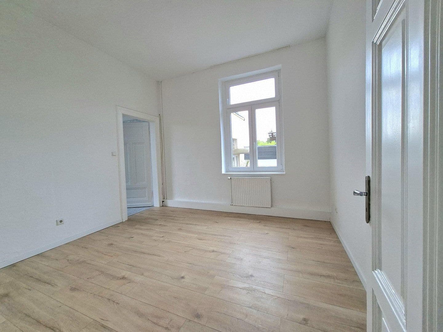 Prodej domu 340 m², pozemek 680 m², Solingen, Severní Porýní-Vestfálsko Prodej domu 340 m², pozemek 680 m², Solingen, Severní Porýní-Vestfálsko