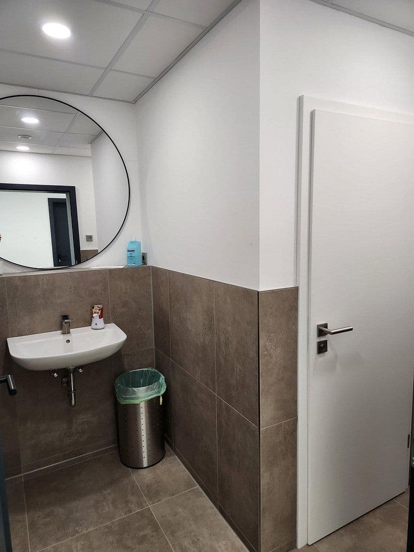 Pronájem kanceláře 750 m², Burgwedel, Dolní Sasko Pronájem kanceláře 750 m², Burgwedel, Dolní Sasko