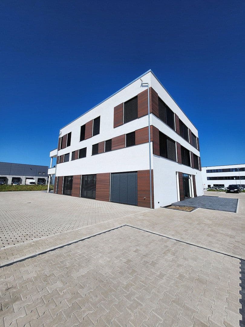 Pronájem kanceláře 750 m², Burgwedel, Dolní Sasko Pronájem kanceláře 750 m², Burgwedel, Dolní Sasko