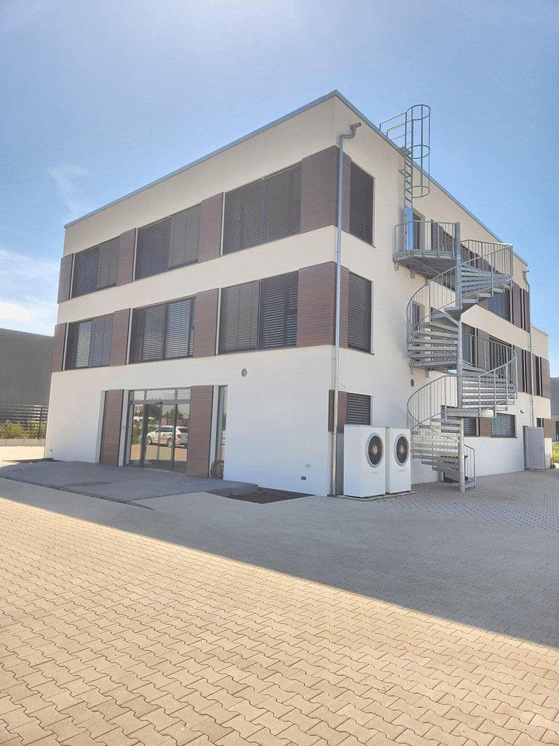 Pronájem kanceláře 750 m², Burgwedel, Dolní Sasko Pronájem kanceláře 750 m², Burgwedel, Dolní Sasko