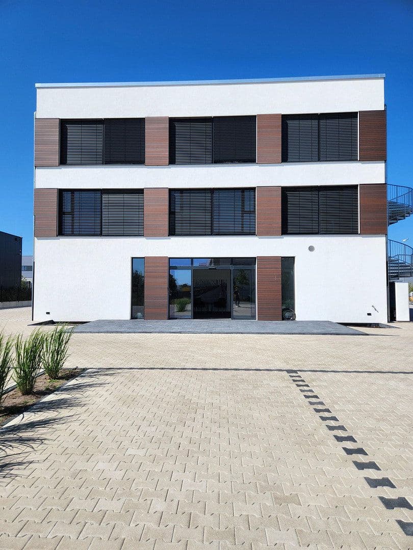 Pronájem kanceláře 750 m², Burgwedel, Dolní Sasko Pronájem kanceláře 750 m², Burgwedel, Dolní Sasko