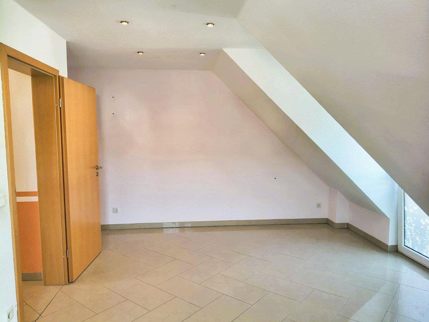 Prodej domu 138 m², pozemek 289 m², Ginsterweg 5, Erkrath, Severní Porýní-Vestfálsko Prodej domu 138 m², pozemek 289 m², Ginsterweg 5, Erkrath, Severní Porýní-Vestfálsko