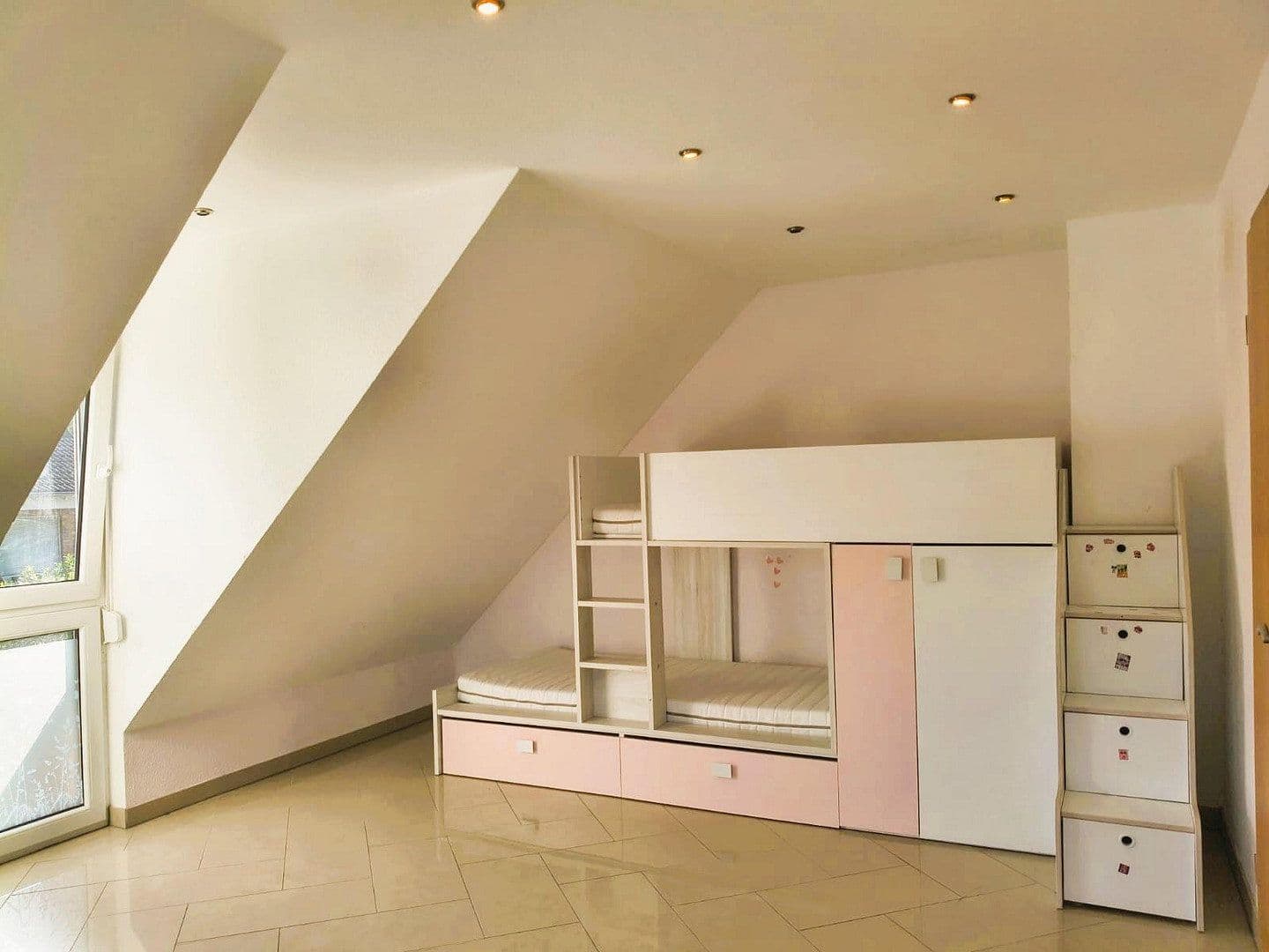 Prodej domu 138 m², pozemek 289 m², Ginsterweg 5, Erkrath, Severní Porýní-Vestfálsko Prodej domu 138 m², pozemek 289 m², Ginsterweg 5, Erkrath, Severní Porýní-Vestfálsko