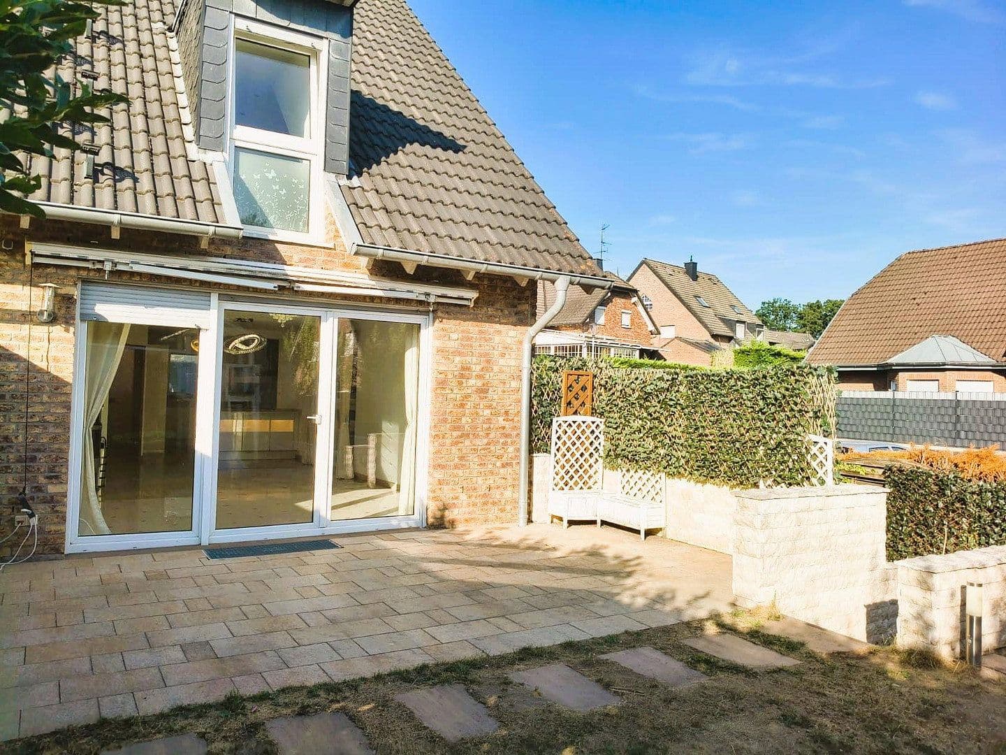 Prodej domu 138 m², pozemek 289 m², Ginsterweg 5, Erkrath, Severní Porýní-Vestfálsko Prodej domu 138 m², pozemek 289 m², Ginsterweg 5, Erkrath, Severní Porýní-Vestfálsko