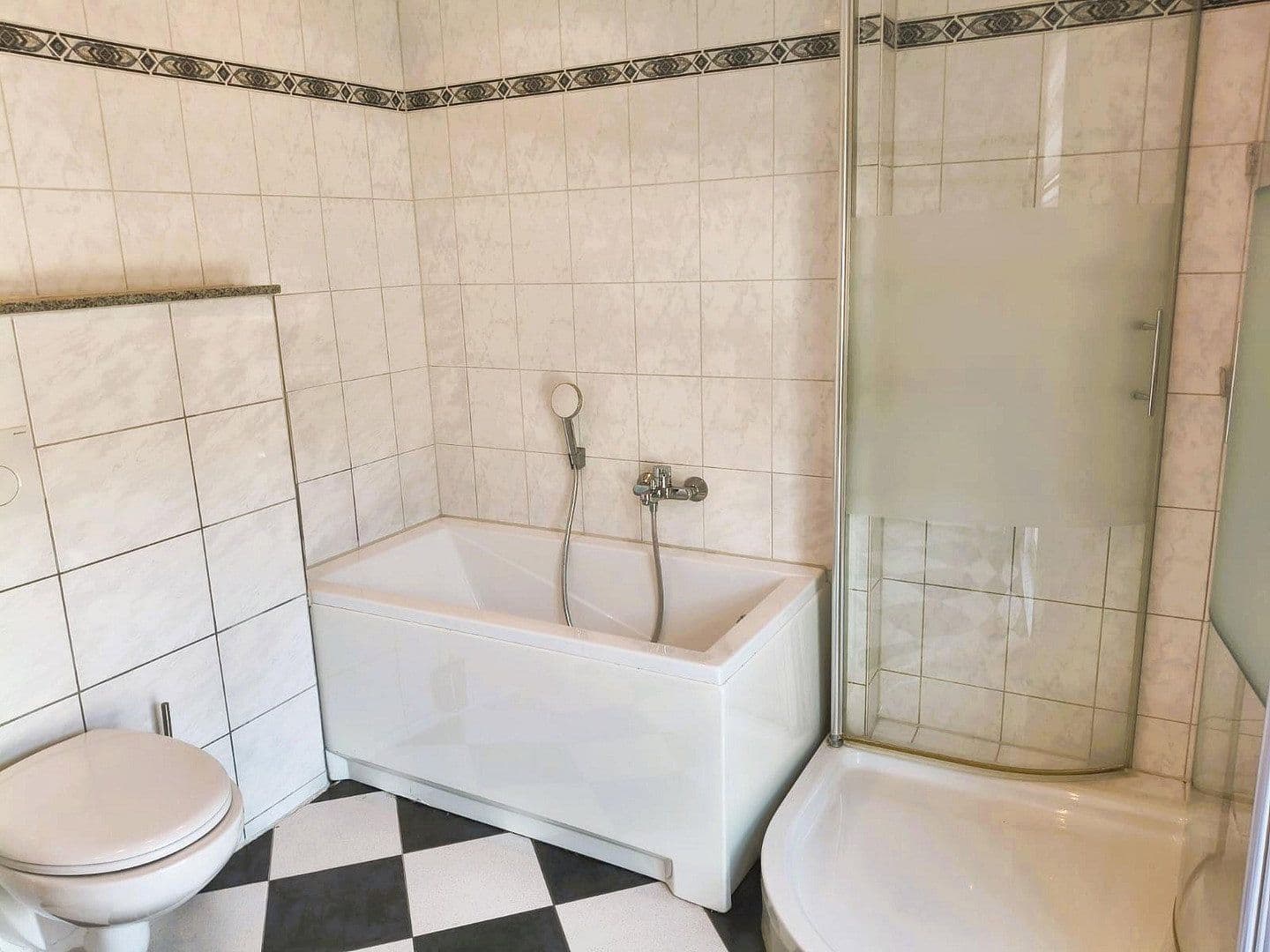 Prodej domu 138 m², pozemek 289 m², Ginsterweg 5, Erkrath, Severní Porýní-Vestfálsko Prodej domu 138 m², pozemek 289 m², Ginsterweg 5, Erkrath, Severní Porýní-Vestfálsko
