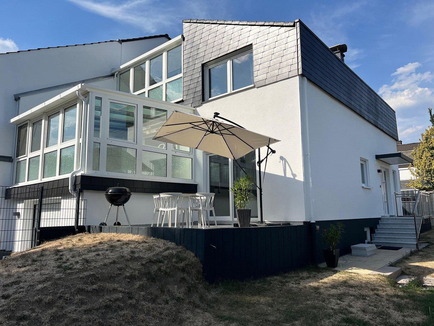 Prodej domu 136 m², pozemek 399 m², Am Belzbecker 13, Neu-Anspach, Hessen Prodej domu 136 m², pozemek 399 m², Am Belzbecker 13, Neu-Anspach, Hessen