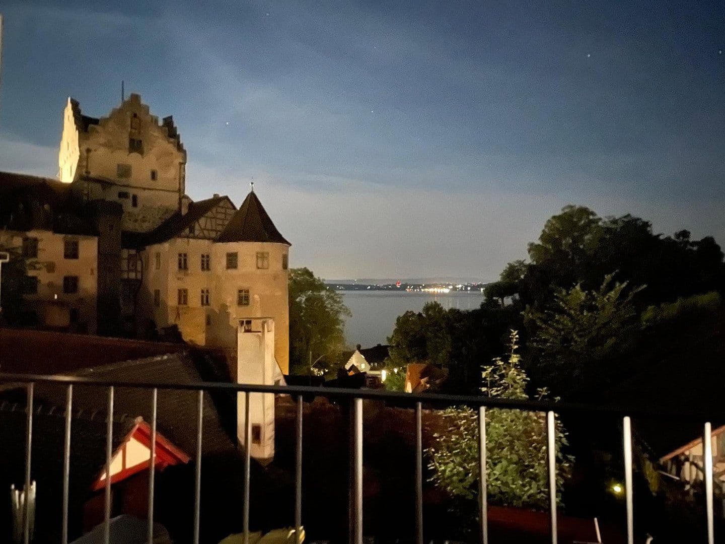 Pronájem bytu 3+1 60 m², Winzergasse 20, Meersburg, Bádensko-Württembersko Pronájem bytu 3+1 60 m², Winzergasse 20, Meersburg, Bádensko-Württembersko