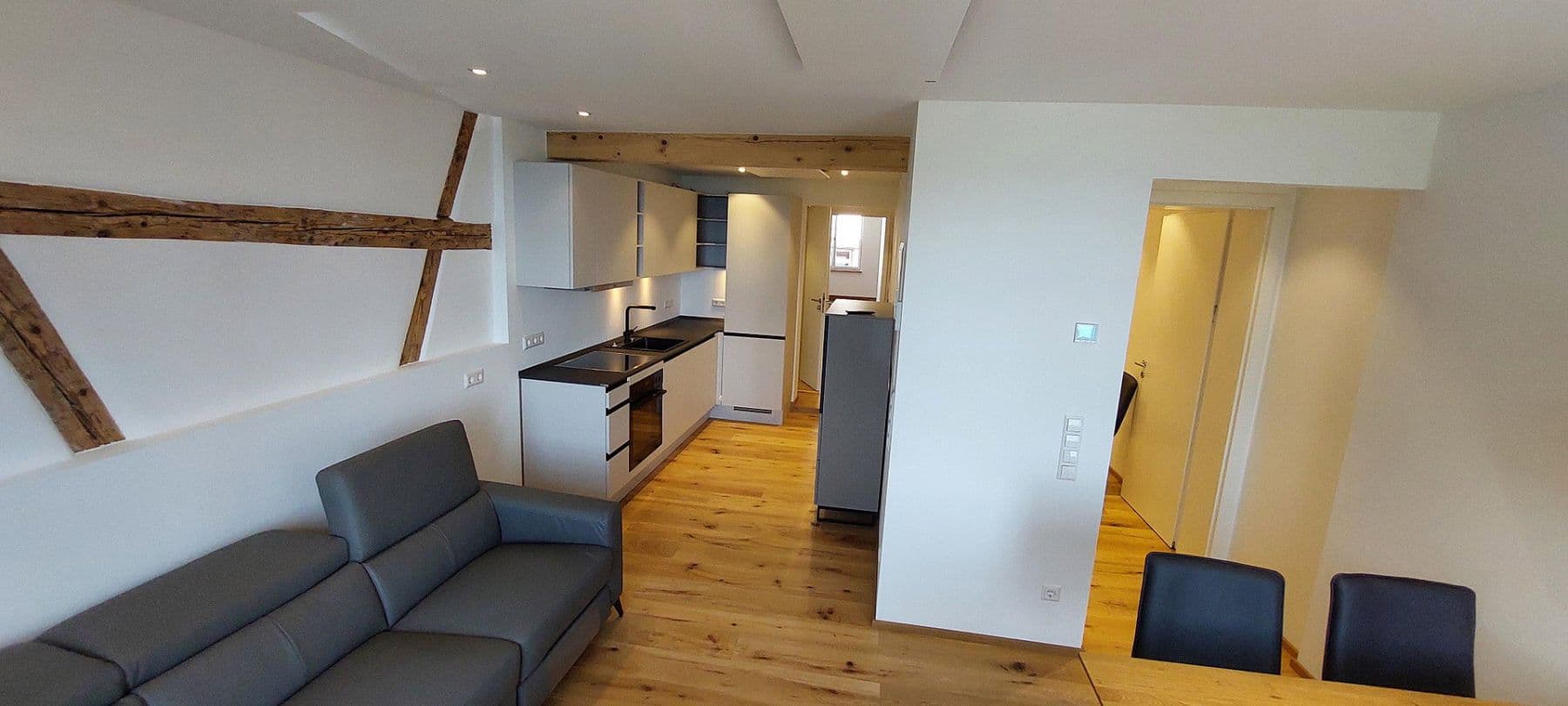 Pronájem bytu 3+1 60 m², Winzergasse 20, Meersburg, Bádensko-Württembersko Pronájem bytu 3+1 60 m², Winzergasse 20, Meersburg, Bádensko-Württembersko
