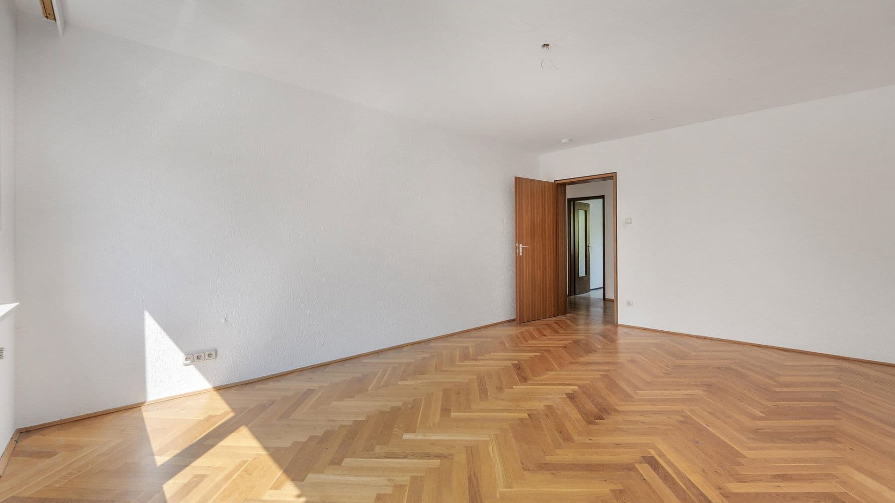 Prodej bytu 4+1 121 m², Meisenbachstraße 26, Nürnberg, Bavorsko Prodej bytu 4+1 121 m², Meisenbachstraße 26, Nürnberg, Bavorsko