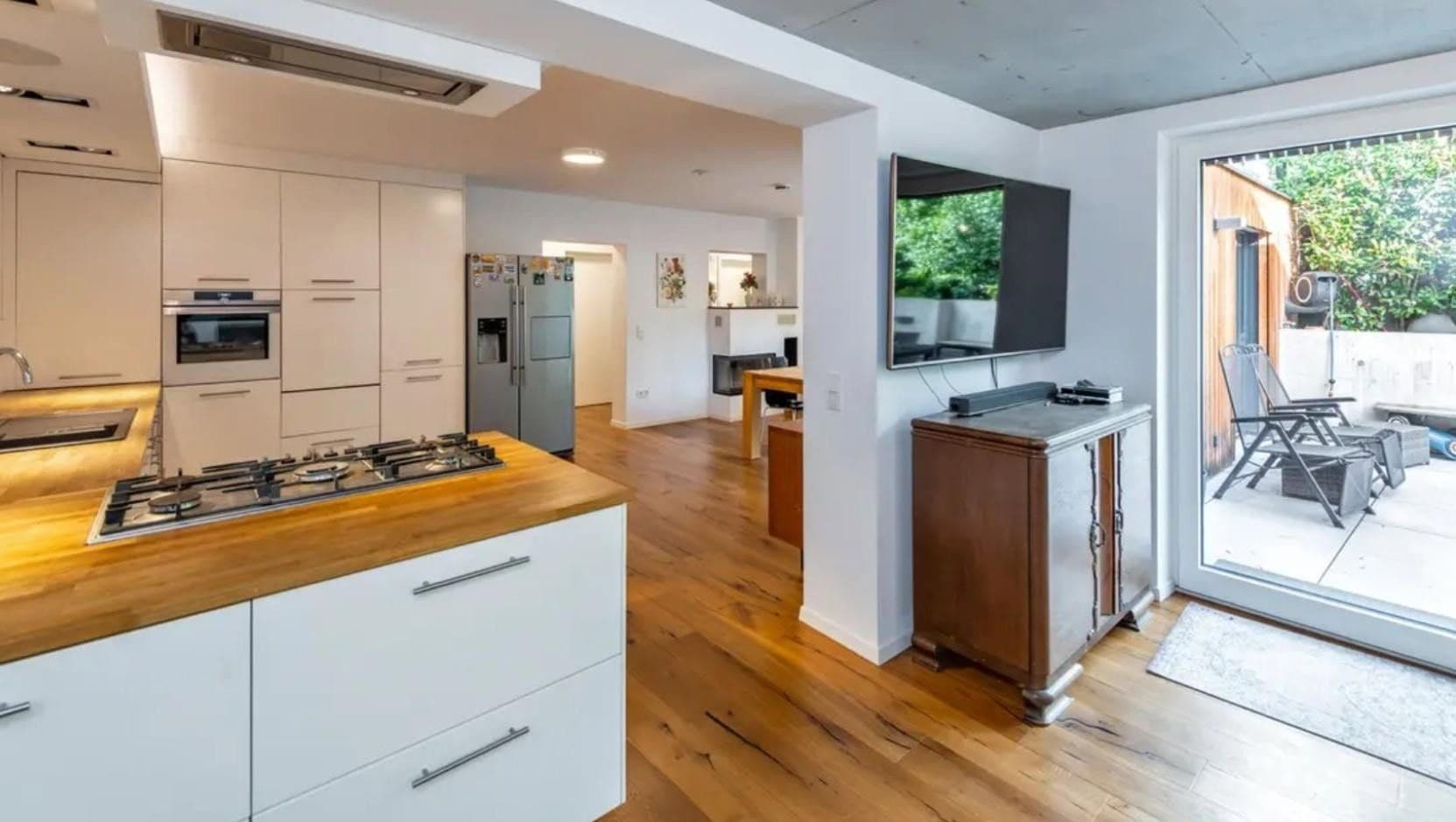 Pronájem bytu 2+kk 96 m², Stuttgart-Weilimdorf, Bádensko-Württembersko Pronájem bytu 2+kk 96 m², Stuttgart-Weilimdorf, Bádensko-Württembersko