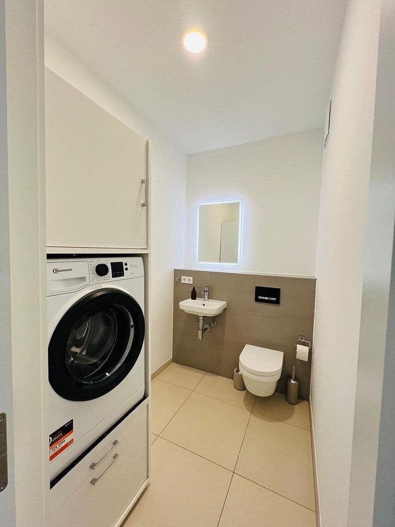Pronájem bytu 2+1 82 m², Fromet-und-Moses-Mendelsohn-Platz 2, Berlin, Berlín Pronájem bytu 2+1 82 m², Fromet-und-Moses-Mendelsohn-Platz 2, Berlin, Berlín
