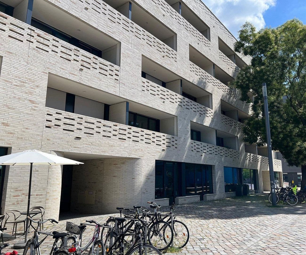 Pronájem bytu 2+1 82 m², Fromet-und-Moses-Mendelsohn-Platz 2, Berlin, Berlín Pronájem bytu 2+1 82 m², Fromet-und-Moses-Mendelsohn-Platz 2, Berlin, Berlín