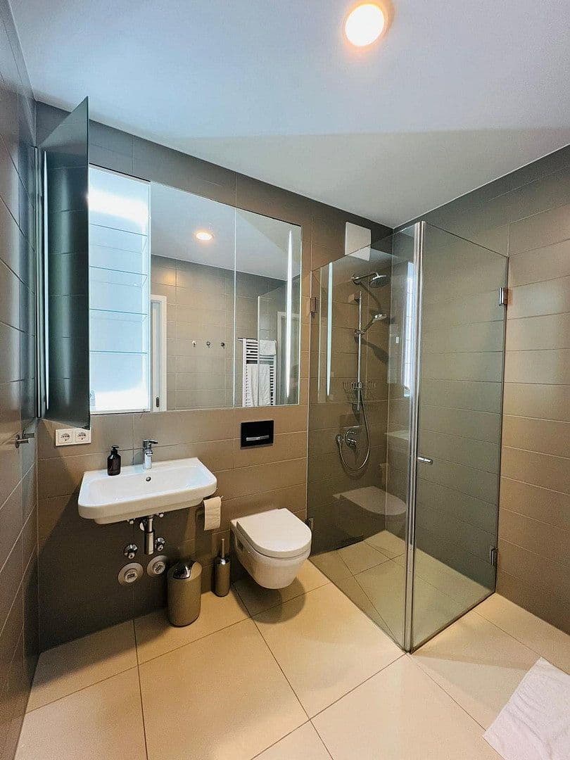 Pronájem bytu 2+1 82 m², Fromet-und-Moses-Mendelsohn-Platz 2, Berlin, Berlín Pronájem bytu 2+1 82 m², Fromet-und-Moses-Mendelsohn-Platz 2, Berlin, Berlín