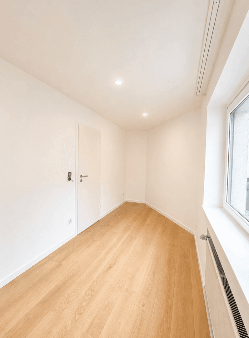 Prodej bytu 3+kk 74 m², Düsseldorf, Severní Porýní-Vestfálsko Prodej bytu 3+kk 74 m², Düsseldorf, Severní Porýní-Vestfálsko