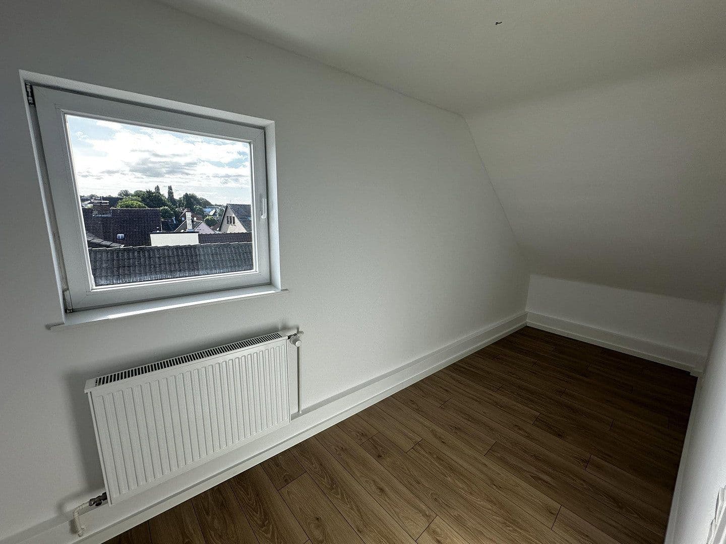 Pronájem bytu 3+1 63 m², Fröbelstraße 16, Bremen, Bremen Pronájem bytu 3+1 63 m², Fröbelstraße 16, Bremen, Bremen