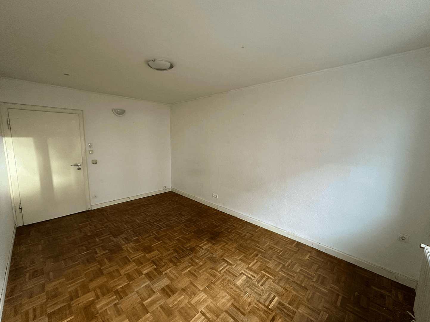 Prodej bytu 3+kk 73 m², Düsseldorf, Severní Porýní-Vestfálsko Prodej bytu 3+kk 73 m², Düsseldorf, Severní Porýní-Vestfálsko