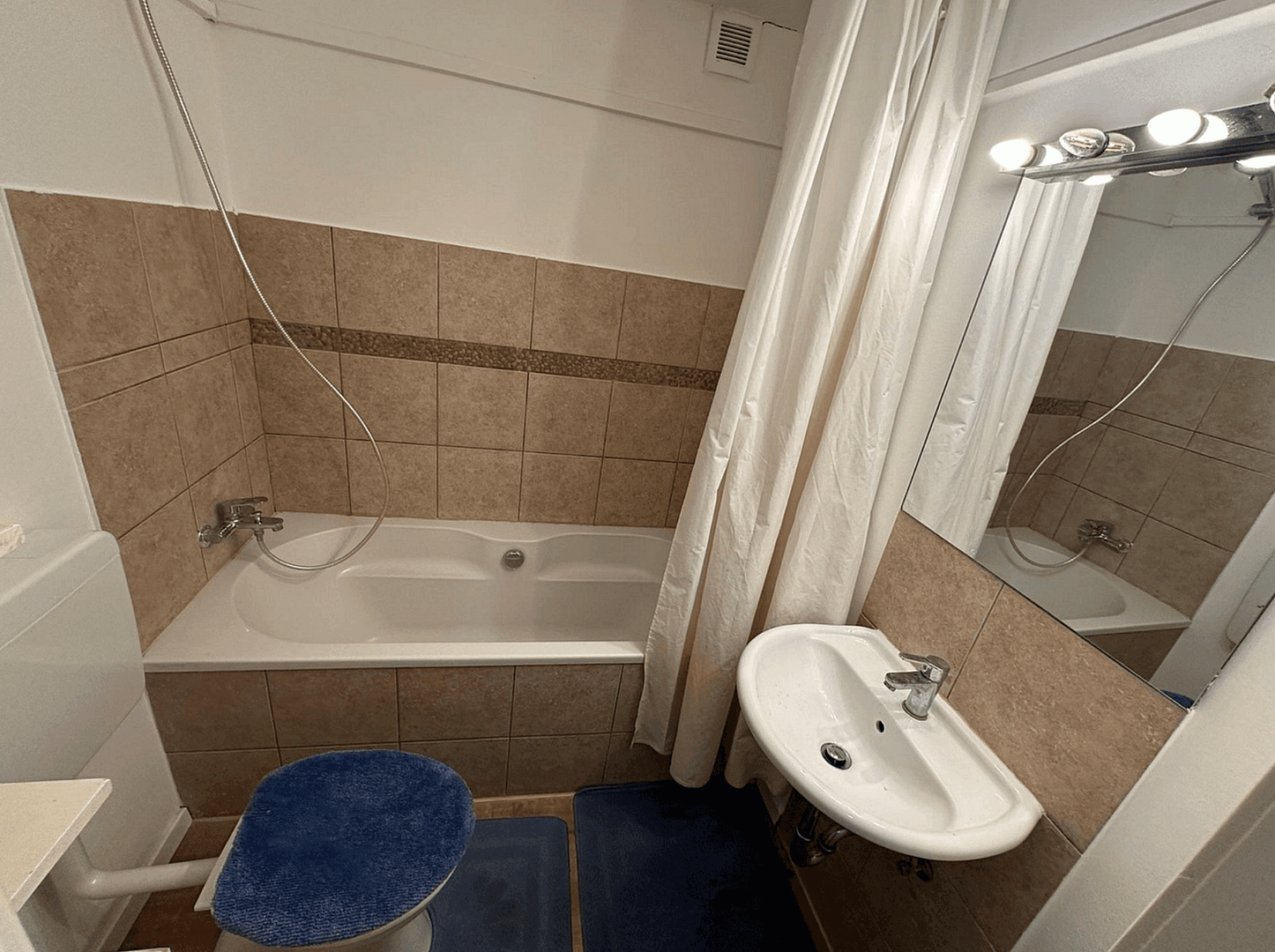 Prodej bytu 3+kk 73 m², Düsseldorf, Severní Porýní-Vestfálsko Prodej bytu 3+kk 73 m², Düsseldorf, Severní Porýní-Vestfálsko