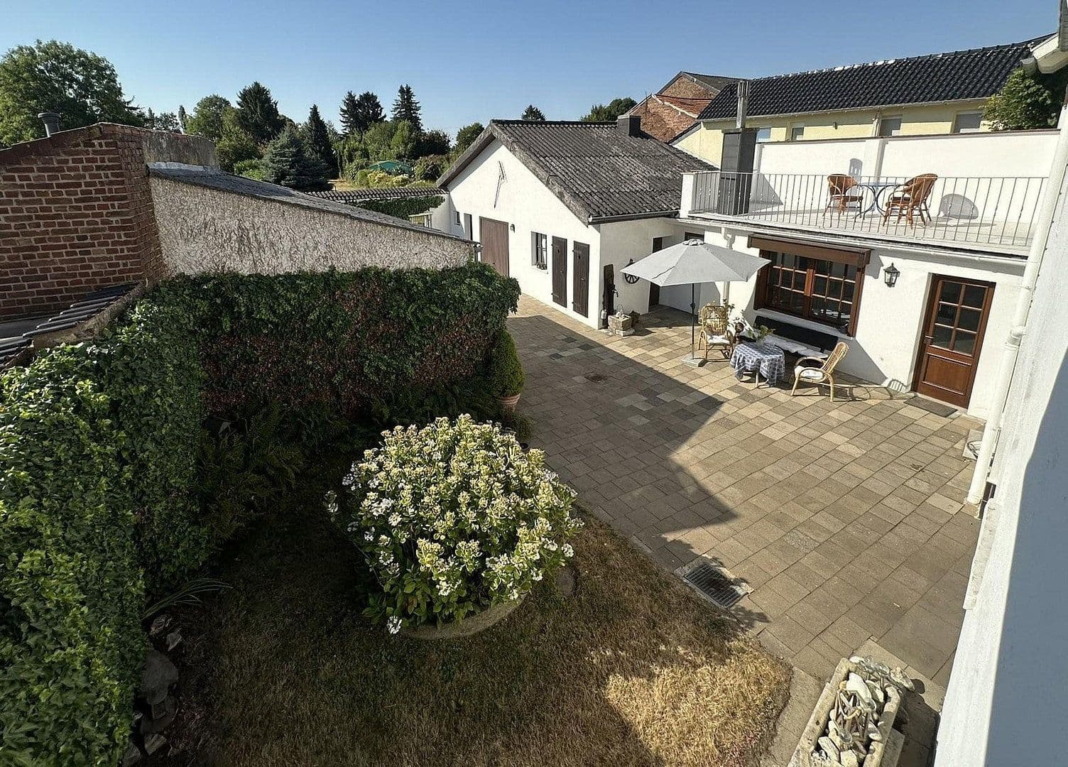 Prodej domu 160 m², pozemek 1.456 m², Schulstraße 1-3, Baesweiler, Severní Porýní-Vestfálsko Prodej domu 160 m², pozemek 1.456 m², Schulstraße 1-3, Baesweiler, Severní Porýní-Vestfálsko