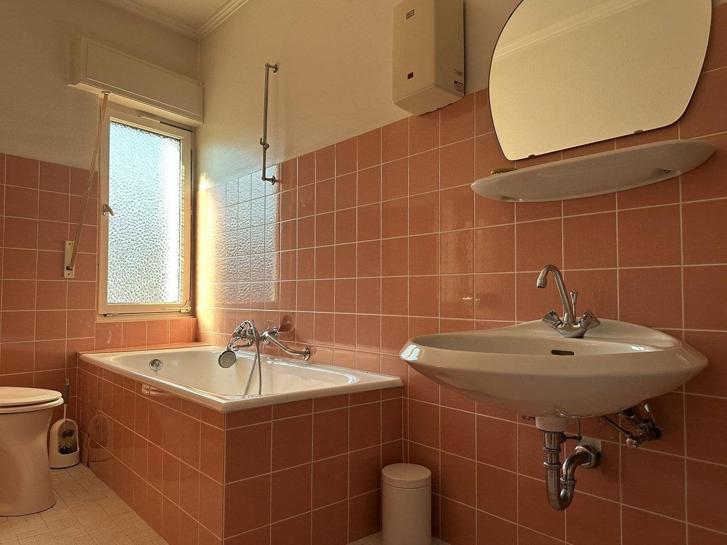 Prodej domu 160 m², pozemek 1.456 m², Schulstraße 1-3, Baesweiler, Severní Porýní-Vestfálsko Prodej domu 160 m², pozemek 1.456 m², Schulstraße 1-3, Baesweiler, Severní Porýní-Vestfálsko