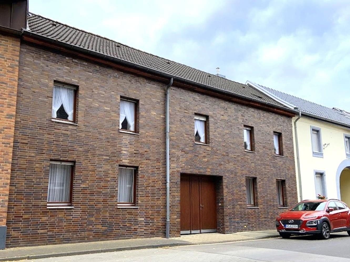 Prodej domu 160 m², pozemek 1.456 m², Schulstraße 1-3, Baesweiler, Severní Porýní-Vestfálsko Prodej domu 160 m², pozemek 1.456 m², Schulstraße 1-3, Baesweiler, Severní Porýní-Vestfálsko