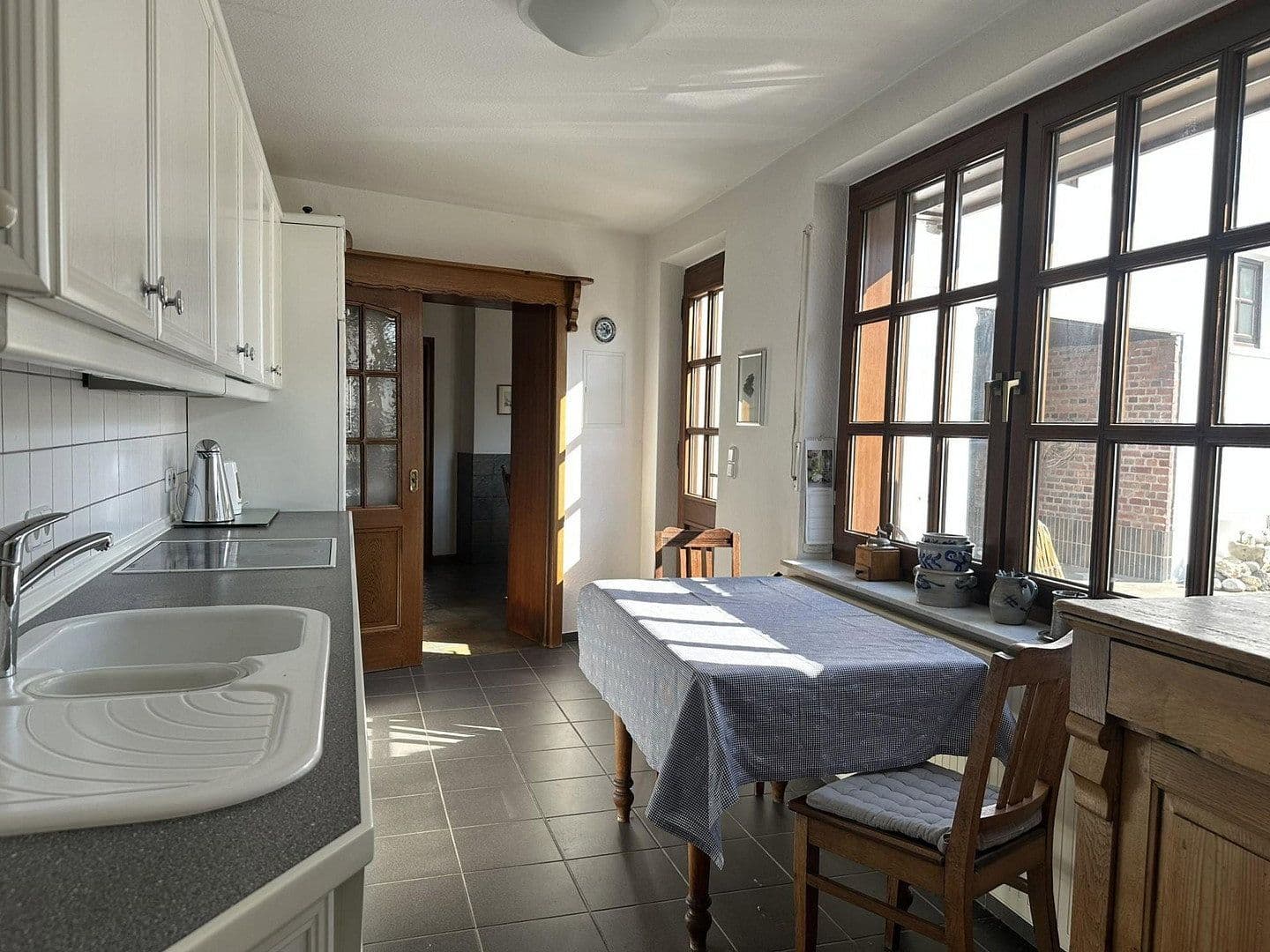 Prodej domu 160 m², pozemek 1.456 m², Schulstraße 1-3, Baesweiler, Severní Porýní-Vestfálsko Prodej domu 160 m², pozemek 1.456 m², Schulstraße 1-3, Baesweiler, Severní Porýní-Vestfálsko