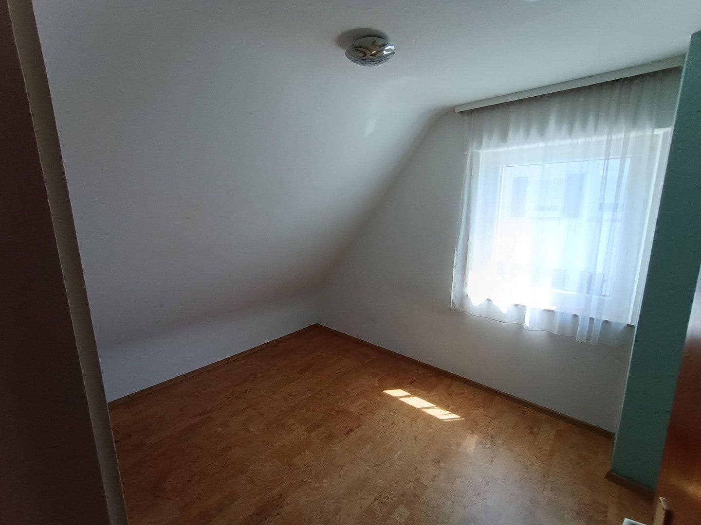 Prodej domu 119 m², pozemek 514 m², Stadtseestraße 56, Weinsberg, Bádensko-Württembersko Prodej domu 119 m², pozemek 514 m², Stadtseestraße 56, Weinsberg, Bádensko-Württembersko