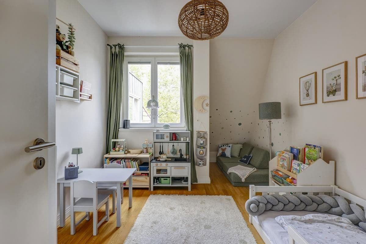 Prodej bytu 4+1 159 m², Berlin, Berlín Prodej bytu 4+1 159 m², Berlin, Berlín