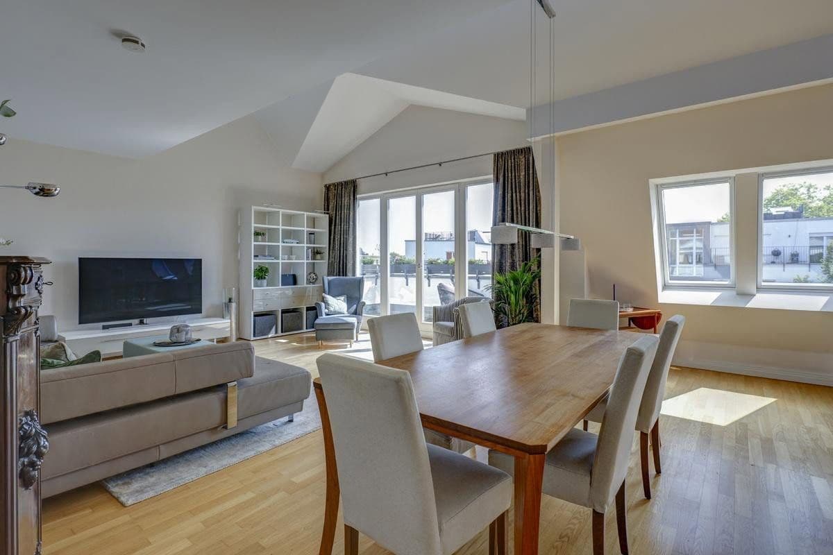 Prodej bytu 4+1 159 m², Berlin, Berlín Prodej bytu 4+1 159 m², Berlin, Berlín