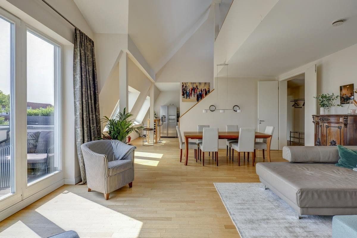 Prodej bytu 4+1 159 m², Berlin, Berlín Prodej bytu 4+1 159 m², Berlin, Berlín