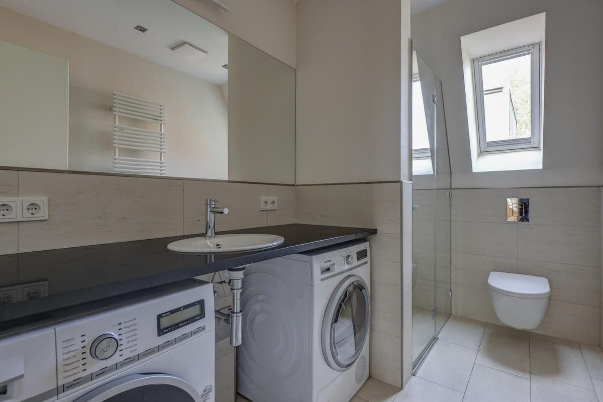 Prodej bytu 4+1 159 m², Berlin, Berlín Prodej bytu 4+1 159 m², Berlin, Berlín