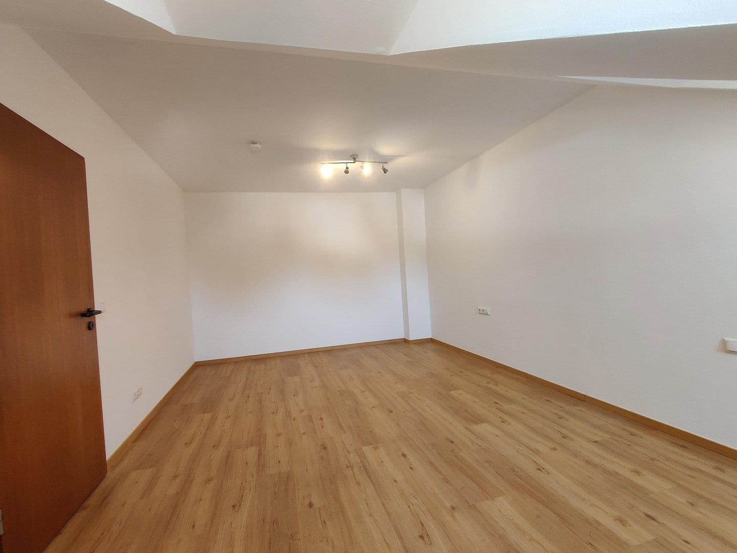 Prodej bytu 2+1 69 m², Grafing bei München, Bavorsko Prodej bytu 2+1 69 m², Grafing bei München, Bavorsko