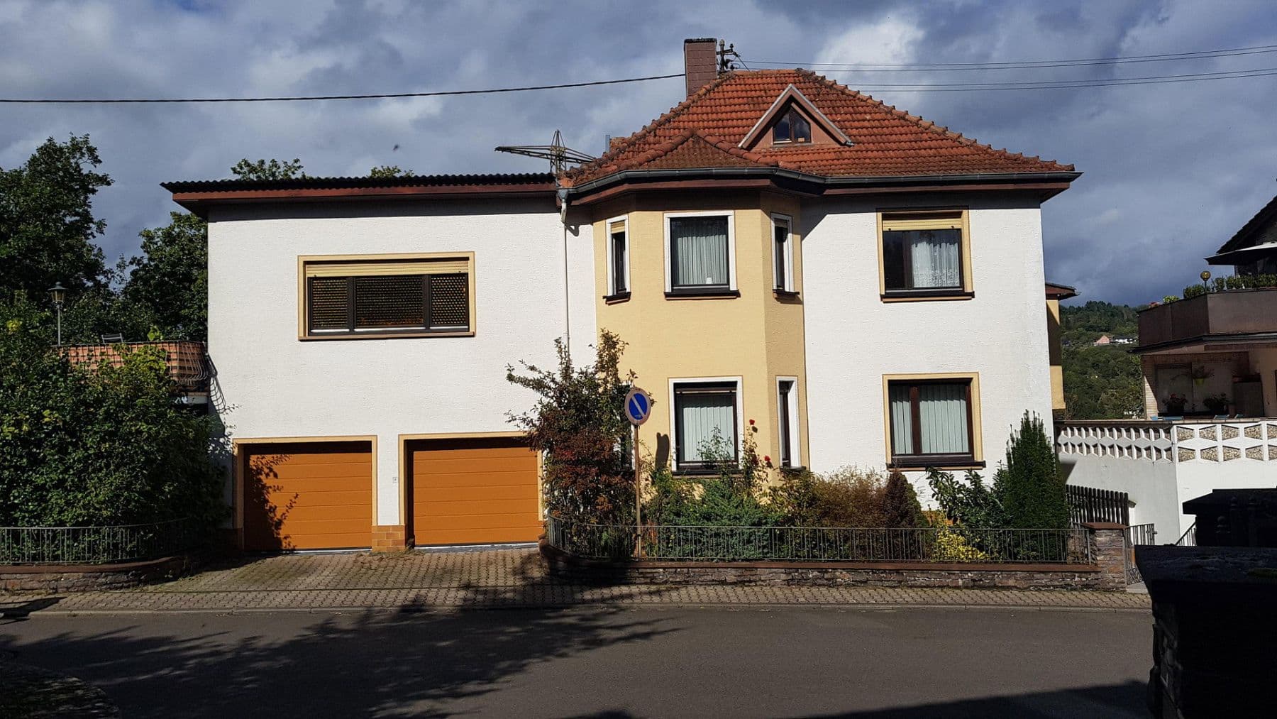 Prodej domu 145 m², pozemek 318 m², Homerich 9, Idar-Oberstein, Porýní-Falc Prodej domu 145 m², pozemek 318 m², Homerich 9, Idar-Oberstein, Porýní-Falc