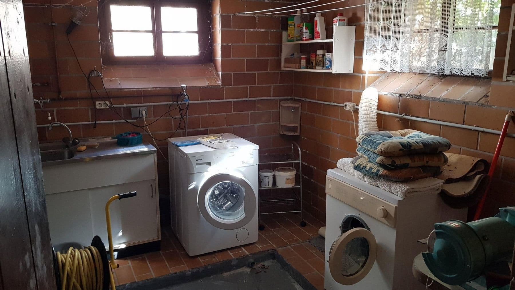 Prodej domu 145 m², pozemek 318 m², Homerich 9, Idar-Oberstein, Porýní-Falc Prodej domu 145 m², pozemek 318 m², Homerich 9, Idar-Oberstein, Porýní-Falc