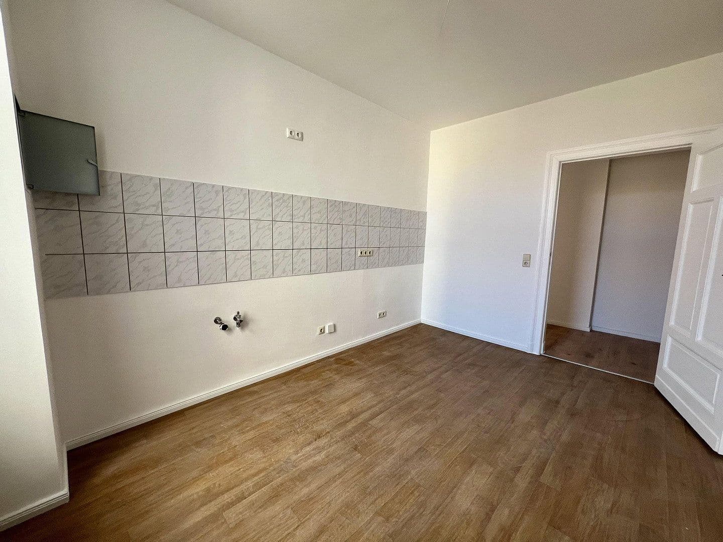 Pronájem bytu 3+1 92 m², Magdeburg, Sasko-Anhaltsko Pronájem bytu 3+1 92 m², Magdeburg, Sasko-Anhaltsko