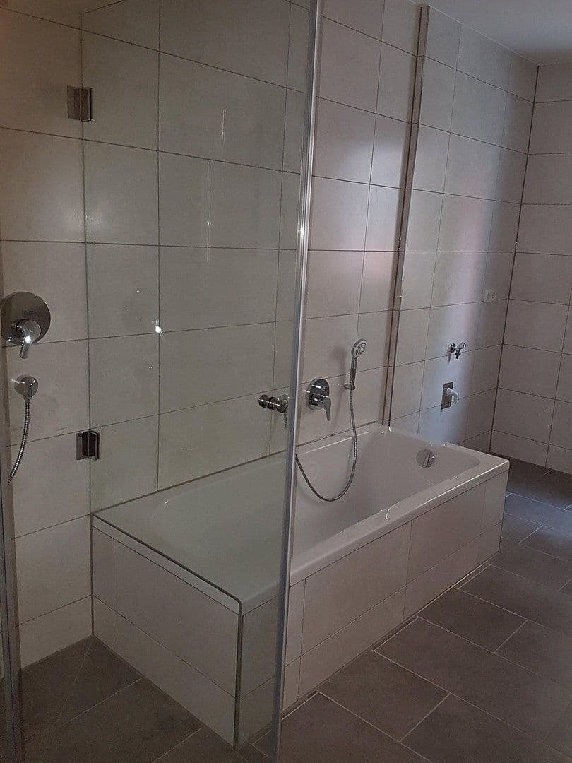Pronájem bytu 3+1 83 m², Hallertorstraße 8, Neumarkt in der Oberpfalz, Bavorsko Pronájem bytu 3+1 83 m², Hallertorstraße 8, Neumarkt in der Oberpfalz, Bavorsko