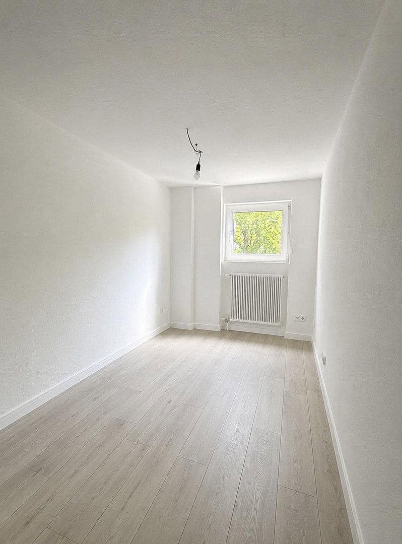 Pronájem bytu 4+1 80 m², Memelstraße 30, Eberbach, Bádensko-Württembersko Pronájem bytu 4+1 80 m², Memelstraße 30, Eberbach, Bádensko-Württembersko