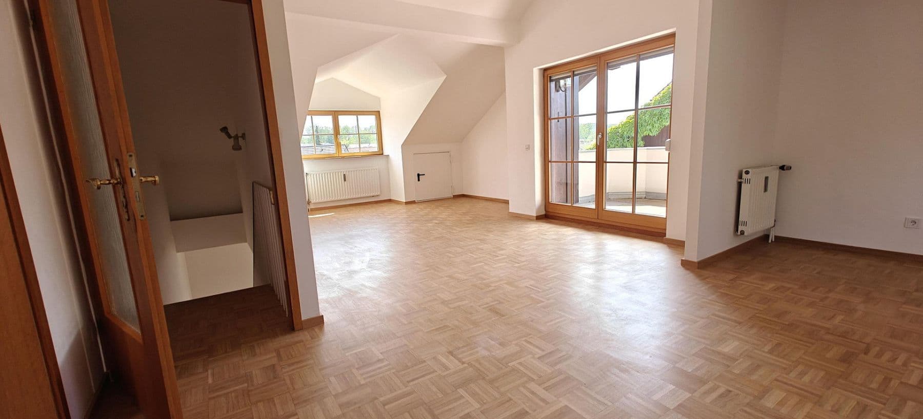 Pronájem bytu 4+1 136 m², Zinnebergerstr. 13, Glonn, Bavorsko Pronájem bytu 4+1 136 m², Zinnebergerstr. 13, Glonn, Bavorsko