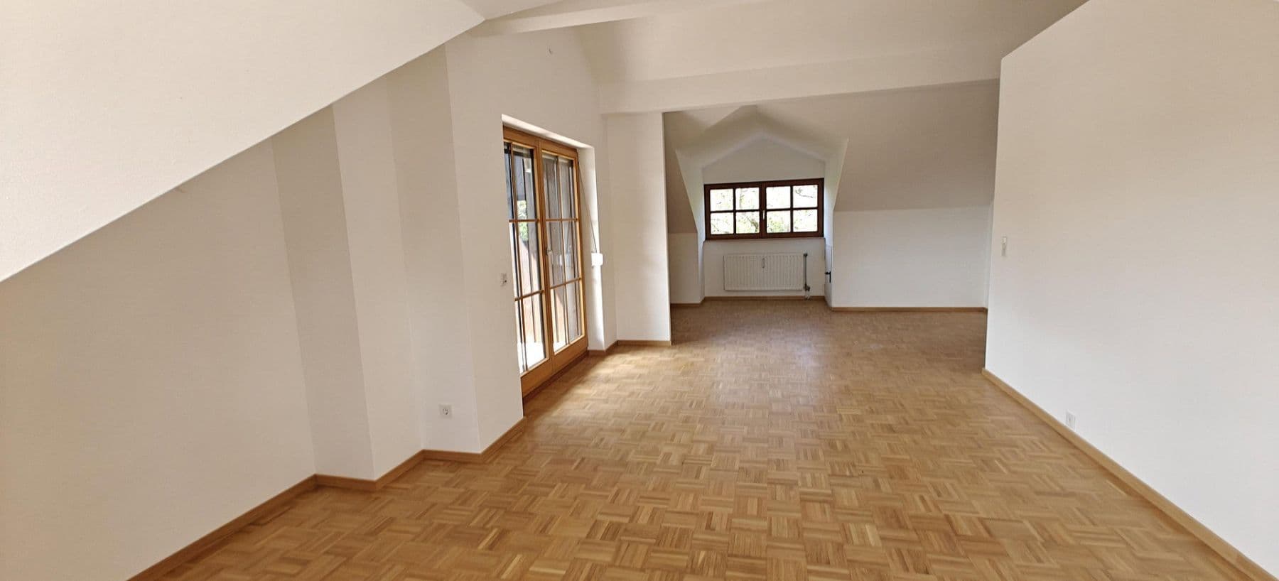 Pronájem bytu 4+1 136 m², Zinnebergerstr. 13, Glonn, Bavorsko Pronájem bytu 4+1 136 m², Zinnebergerstr. 13, Glonn, Bavorsko