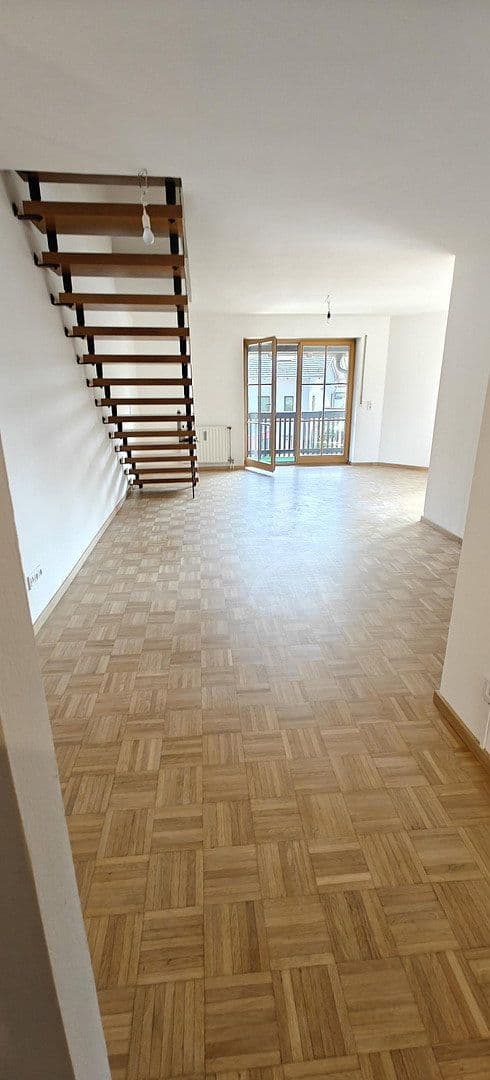Pronájem bytu 4+1 136 m², Zinnebergerstr. 13, Glonn, Bavorsko Pronájem bytu 4+1 136 m², Zinnebergerstr. 13, Glonn, Bavorsko
