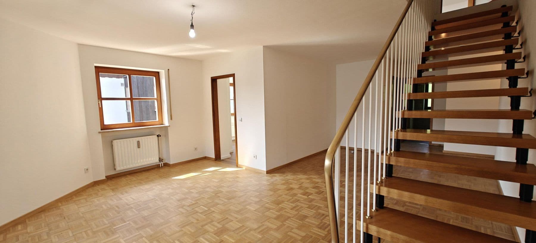Pronájem bytu 4+1 136 m², Zinnebergerstr. 13, Glonn, Bavorsko Pronájem bytu 4+1 136 m², Zinnebergerstr. 13, Glonn, Bavorsko