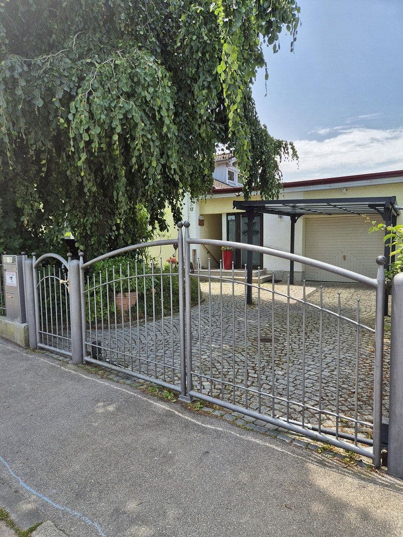 Prodej domu 253 m², pozemek 998 m², Untermeitingen, Bavorsko Prodej domu 253 m², pozemek 998 m², Untermeitingen, Bavorsko