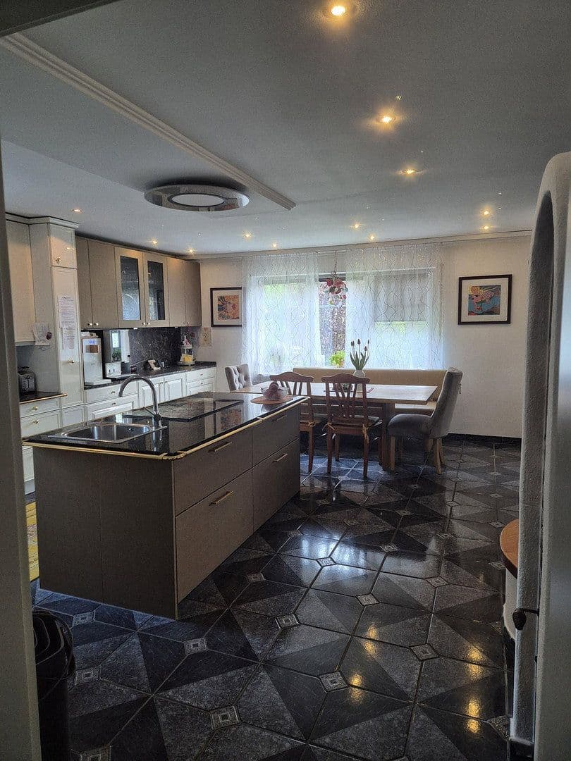 Prodej domu 253 m², pozemek 998 m², Untermeitingen, Bavorsko Prodej domu 253 m², pozemek 998 m², Untermeitingen, Bavorsko