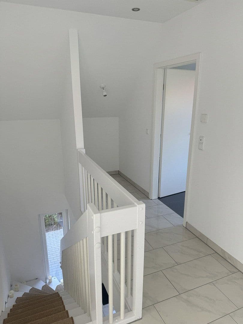 Pronájem domu 121 m², pozemek 400 m², Hamburg, Hamburg Pronájem domu 121 m², pozemek 400 m², Hamburg, Hamburg