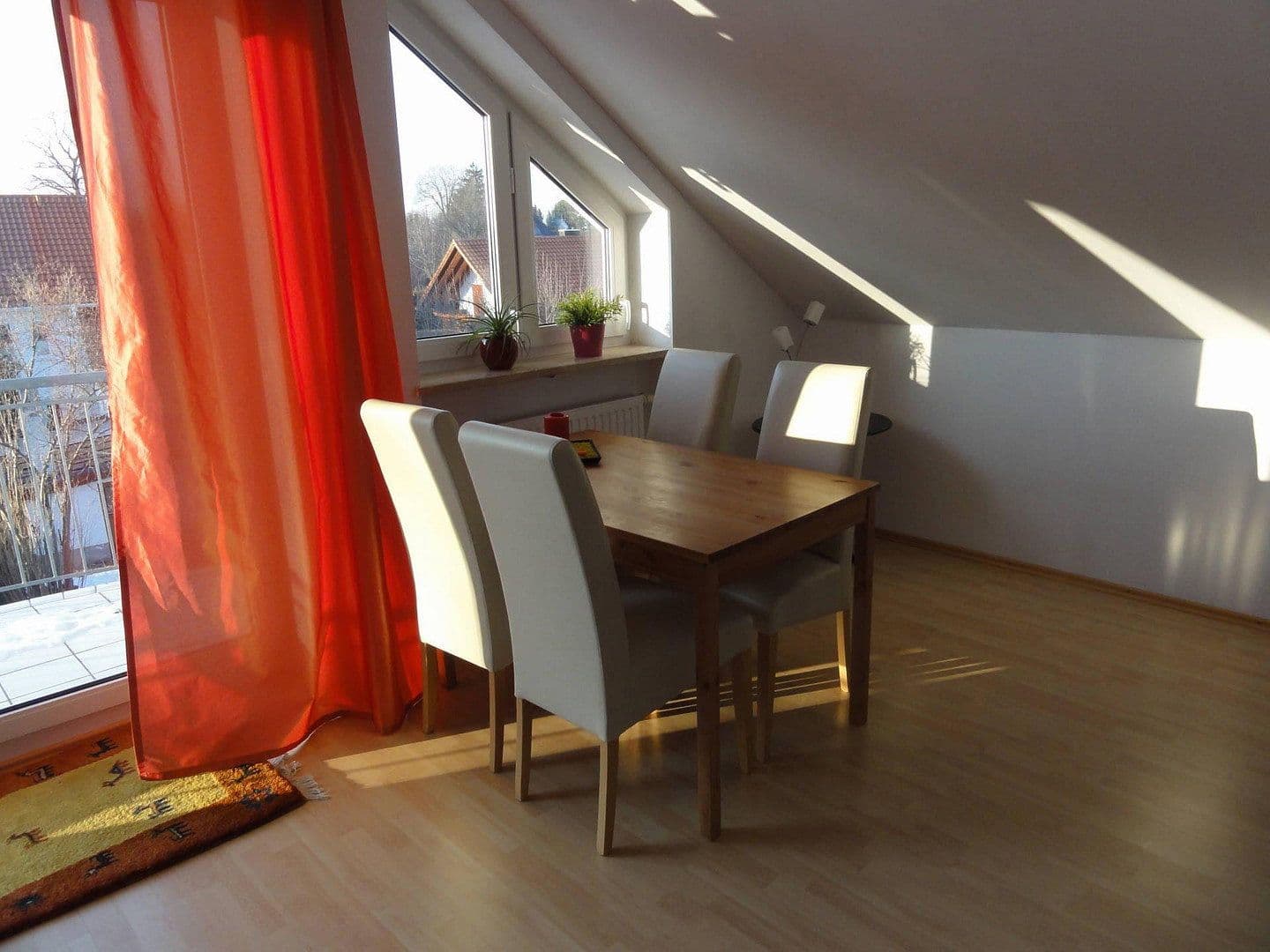 Pronájem bytu 2+1 70 m², Haar, Bavorsko Pronájem bytu 2+1 70 m², Haar, Bavorsko