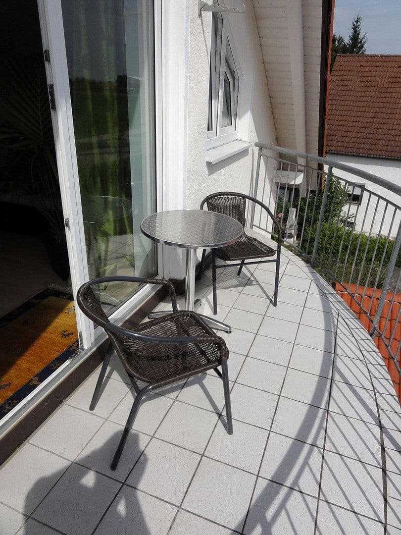 Pronájem bytu 2+1 70 m², Haar, Bavorsko Pronájem bytu 2+1 70 m², Haar, Bavorsko