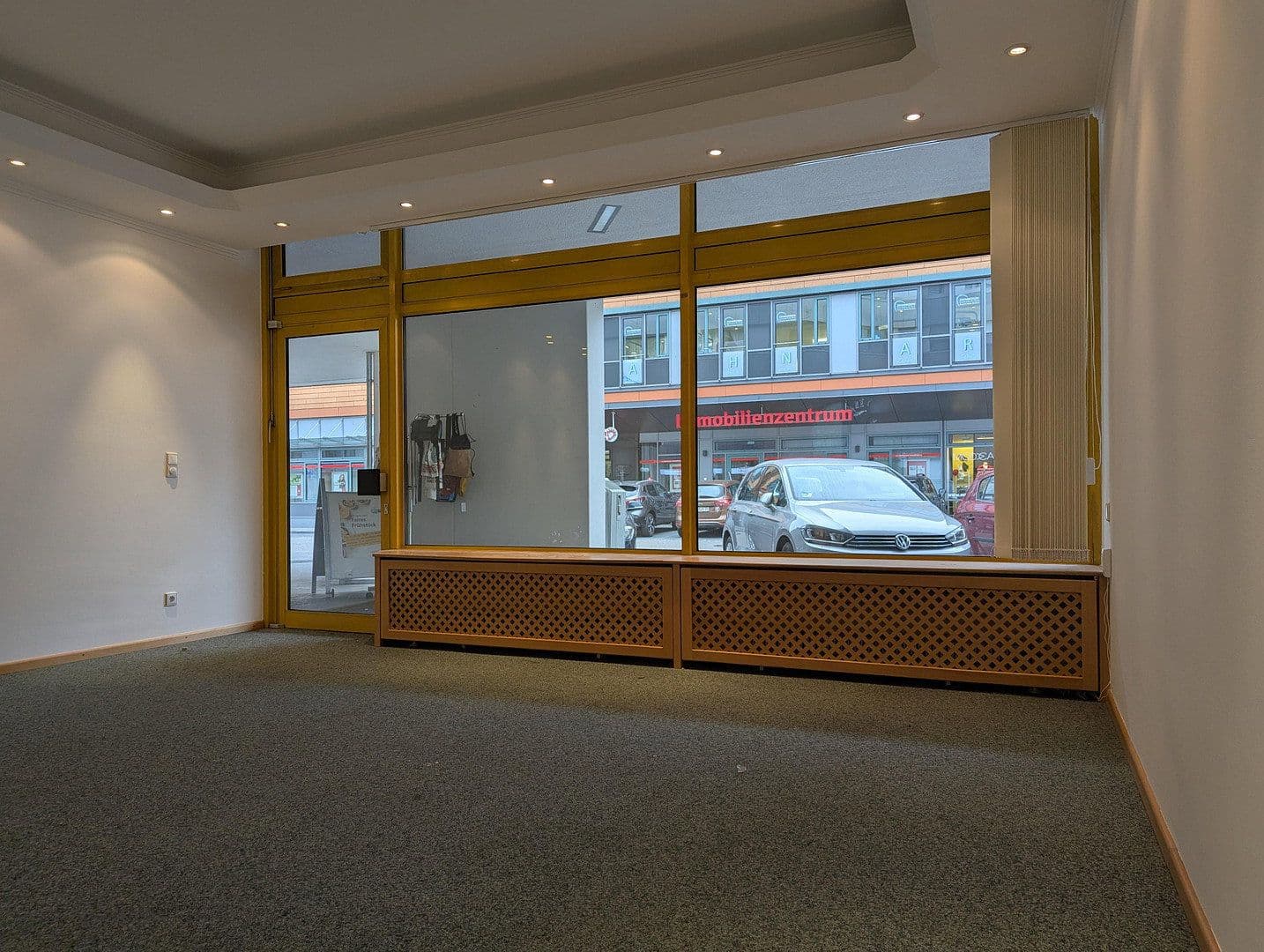 Prodej nebytového prostoru 55 m², Germering-Unterpfaffenhofen, Bavorsko Prodej nebytového prostoru 55 m², Germering-Unterpfaffenhofen, Bavorsko