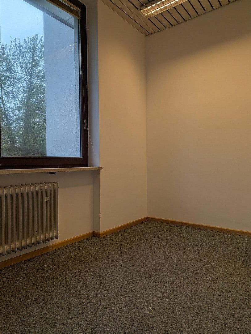 Prodej nebytového prostoru 55 m², Germering-Unterpfaffenhofen, Bavorsko Prodej nebytového prostoru 55 m², Germering-Unterpfaffenhofen, Bavorsko