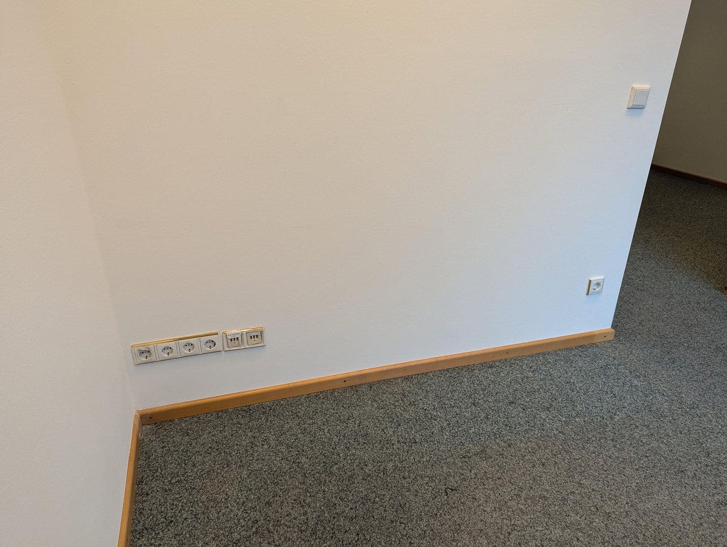 Prodej nebytového prostoru 55 m², Germering-Unterpfaffenhofen, Bavorsko Prodej nebytového prostoru 55 m², Germering-Unterpfaffenhofen, Bavorsko