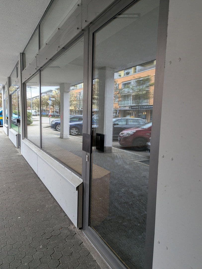 Prodej nebytového prostoru 55 m², Germering-Unterpfaffenhofen, Bavorsko Prodej nebytového prostoru 55 m², Germering-Unterpfaffenhofen, Bavorsko